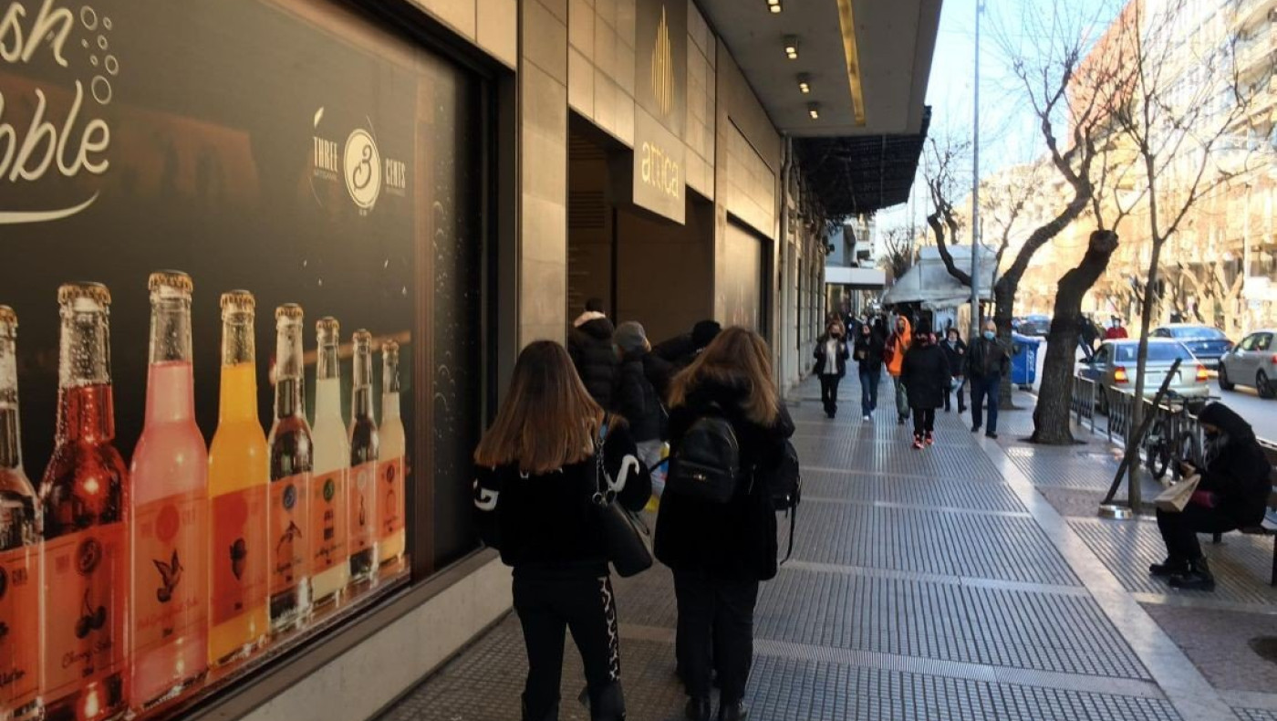 Θεσσαλονίκη: Ουρές με το… «καλημέρα» στα καταστήματα