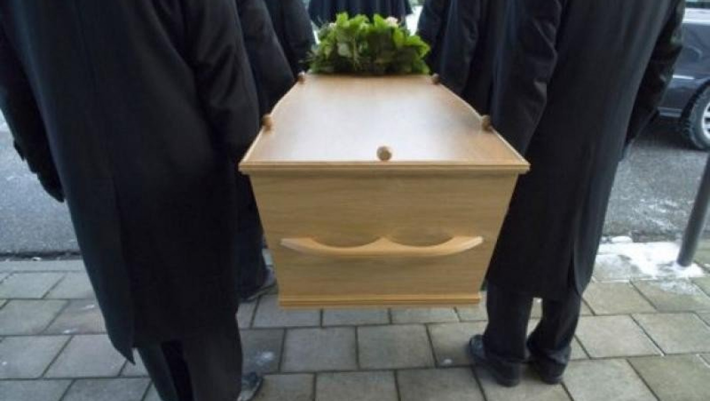 Η τούρτα γενεθλίων ενός... νεκροθάφτη! 