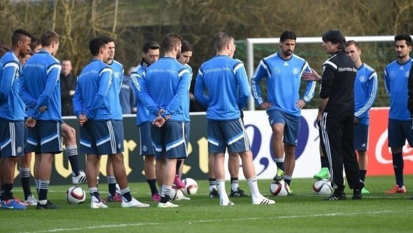 Τιμούν τα θύματα του μοιραίου Airbus