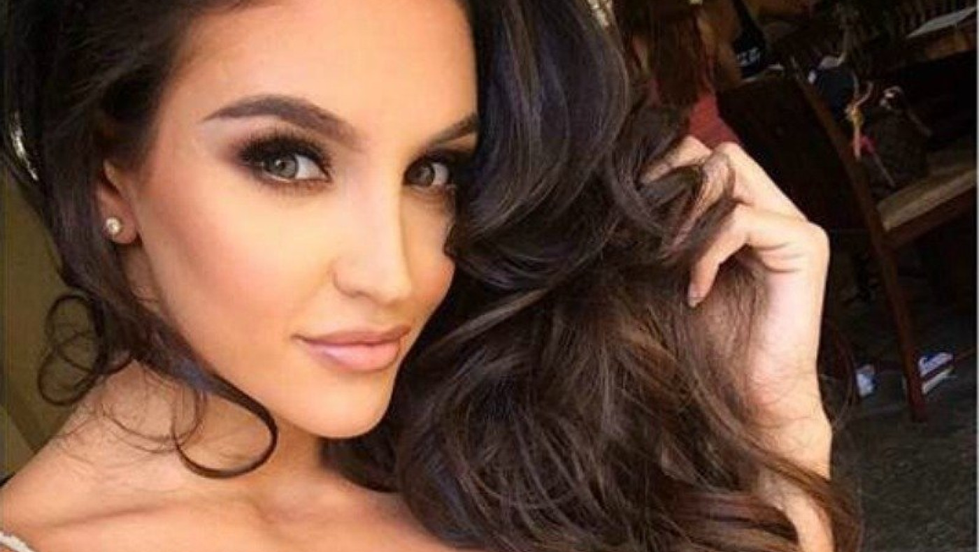 H Playmate με τα μεγάλα φρύδια και το... απίστευτο στήθος! (pics)