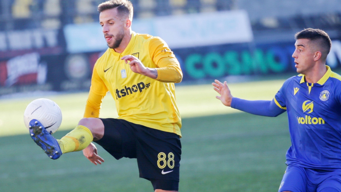 Η πολύ μεγάλη ευκαιρία για τον Άρη με το σουτ του Σάσα στο δοκάρι