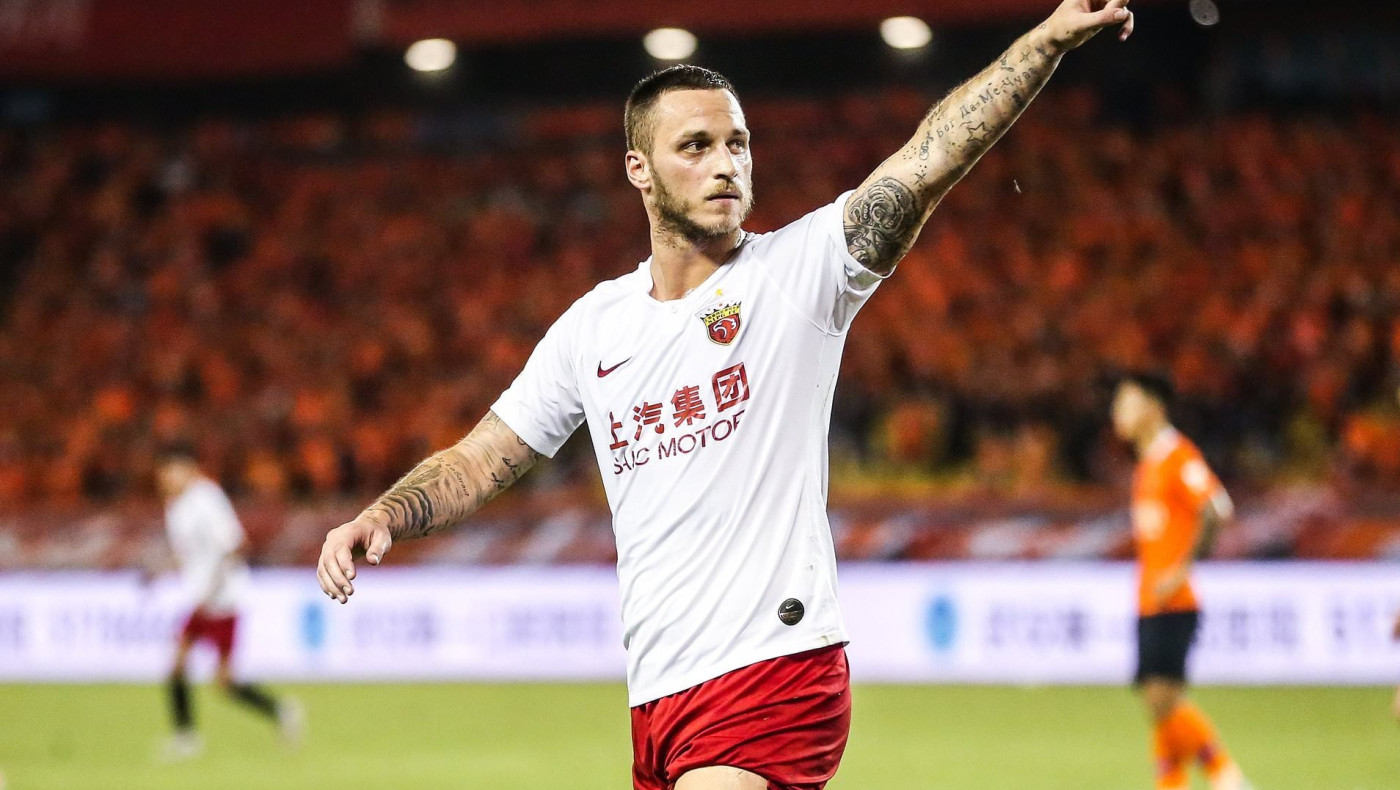 Μιλά και με Αρναούτοβιτς η Μπολόνια, τι συμβαίνει με Σφιντέρσκι