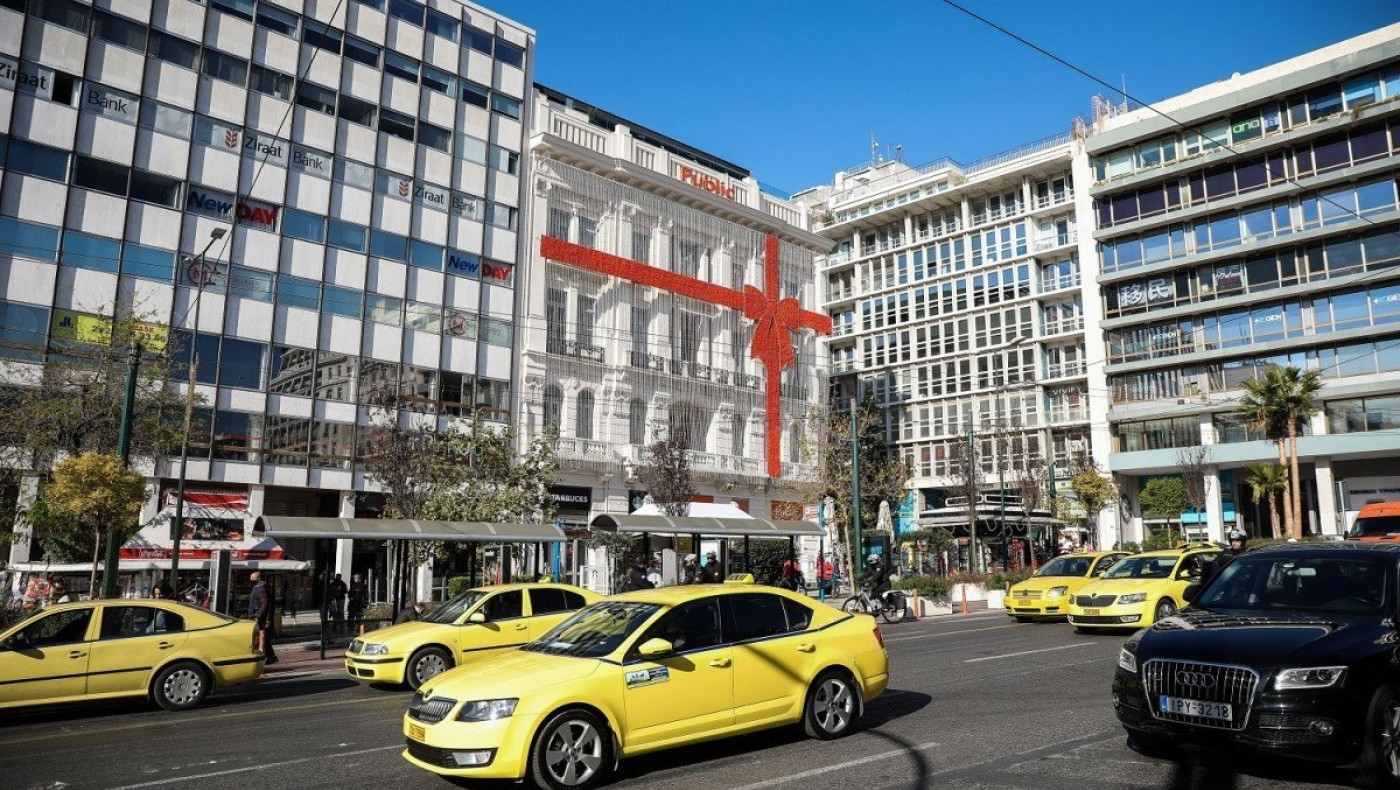 Στο «τραπέζι» η αύξηση του ορίου ατόμων στα ταξί, τι σημαίνει για τα ΙΧ