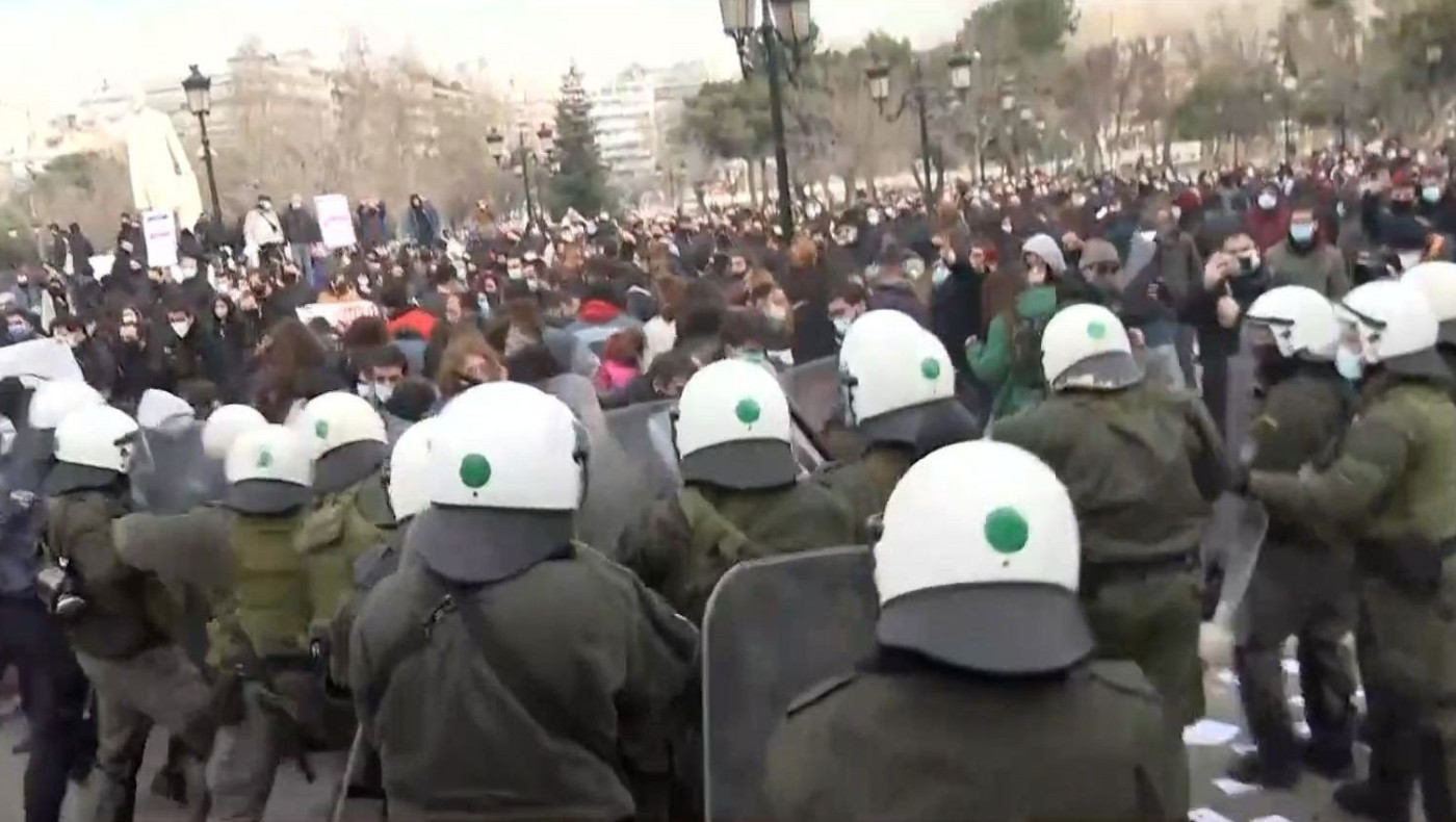 Θεσσαλονίκη: Παρέλυσε από τις διαδηλώσεις -Πορείες παρά τα μέτρα, χημικά, συλλήψεις