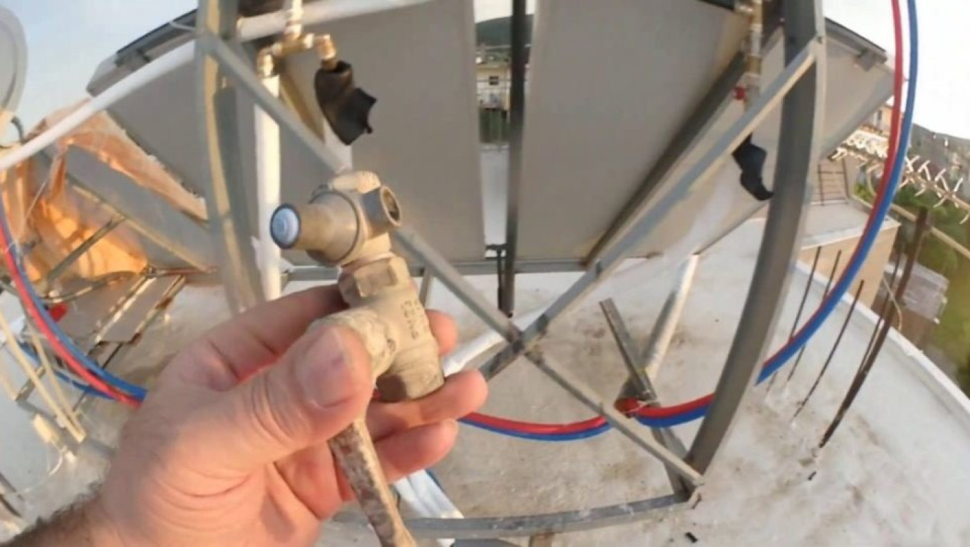 Λάρισα: Βανδαλισμοί σε αθλητικό κέντρο, έκλεψαν μέχρι και τον... θερμοσίφωνα