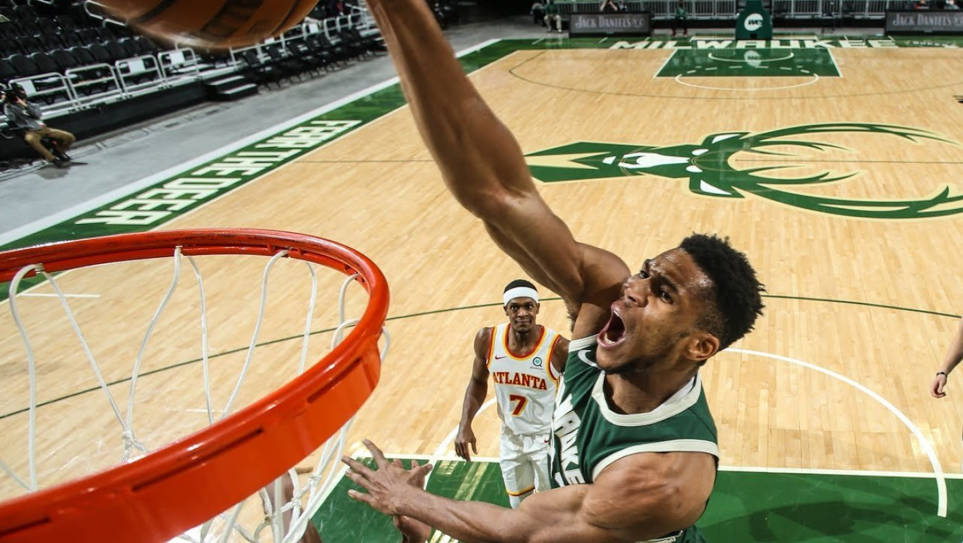 Μία ακόμη μέρα στη δουλειά για τον Γιάννη Αντετοκούνμπο