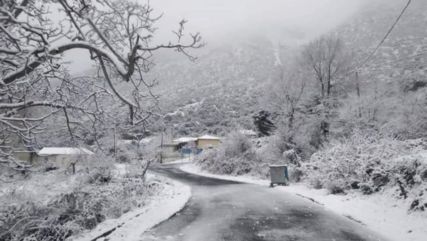 Θάσος: Στα λευκά όλο το νησί από την σφοδρή χιονόπτωση!