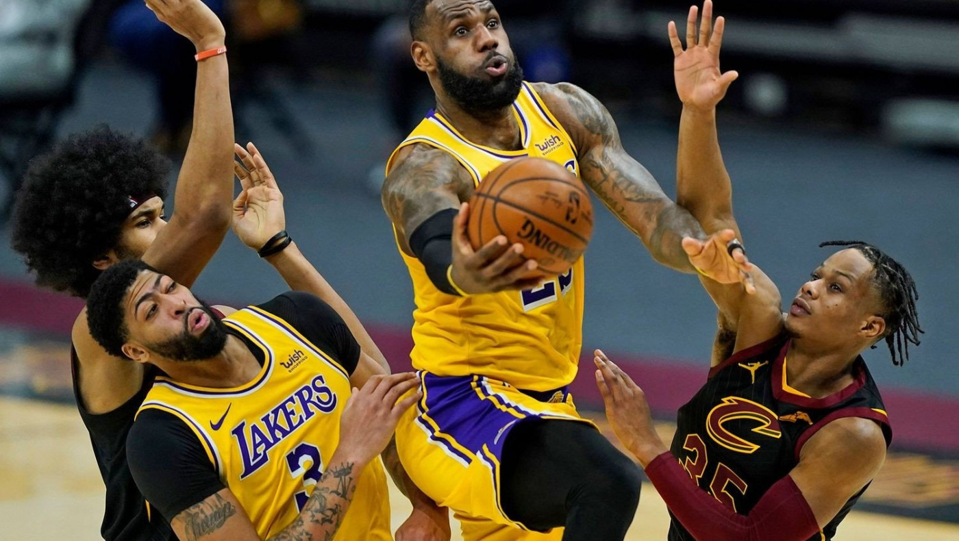 Επιστροφή στο Κλίβελαντ με 46αρα ο Τζέιμς, τρομερός Μπράουν στο Σικάγο