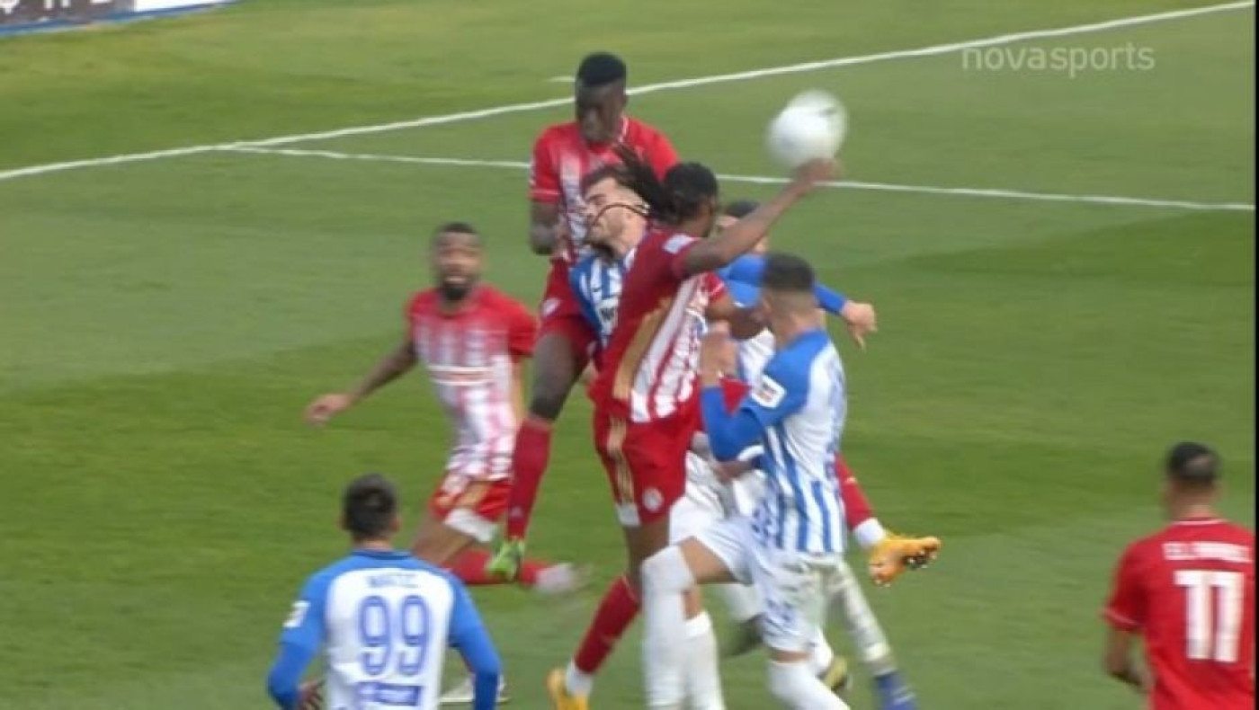 Κλάτενμπεργκ: «Πέναλτι του Σεμέδο, κόκκινη στον Μπα»!