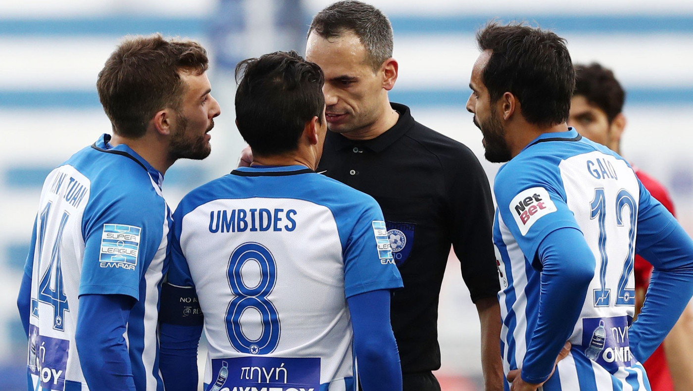 Τα είδε όλα υπέρ του Ολυμπιακού ο Τσίκινης: «Δεν  υπάρχει παράβαση σε Σεμέδο, πέναλτι υπέρ του Μπουχαλάκη»