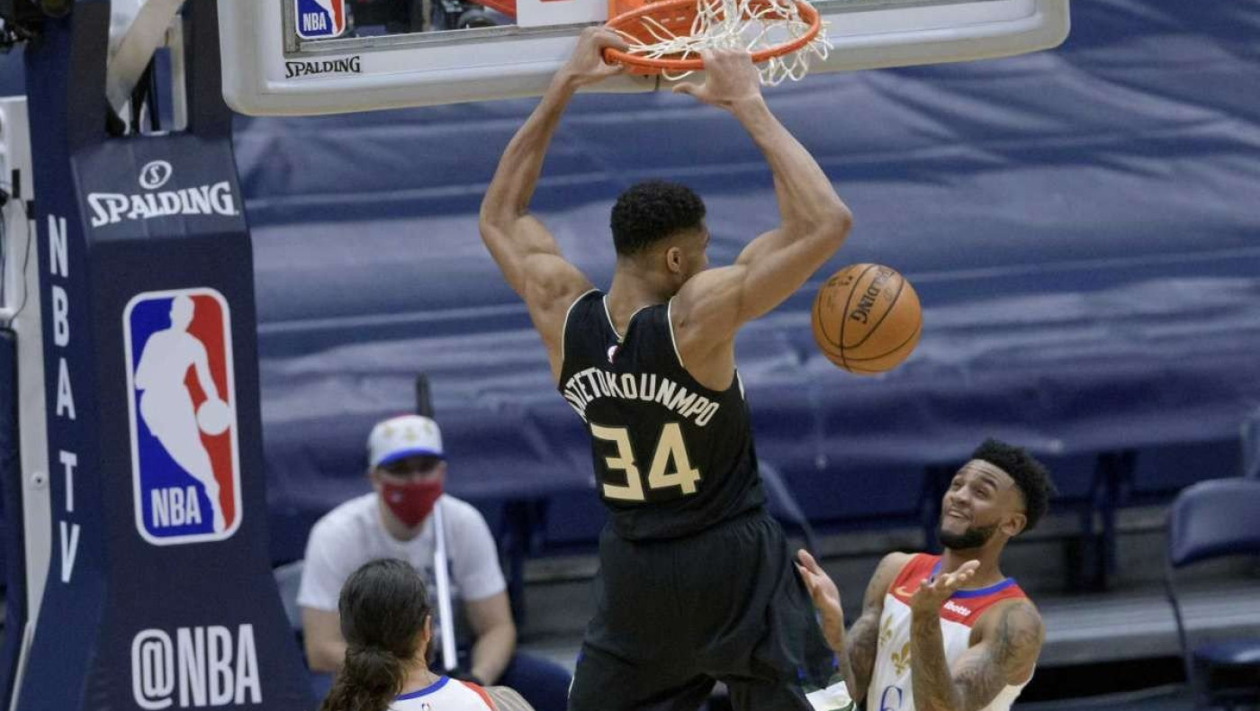 ΤΡΟΜΕΡΟΣ ο Αντετοκούνμπο αλλά δεν έφτανε για τους Μπακς