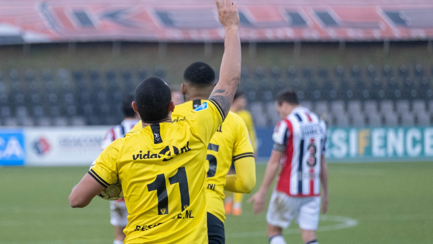 Τρένο χωρίς φρένα ο Γιακουμάκης: Tέσσερα γκολ και στο πάνθεον των σκόρερ