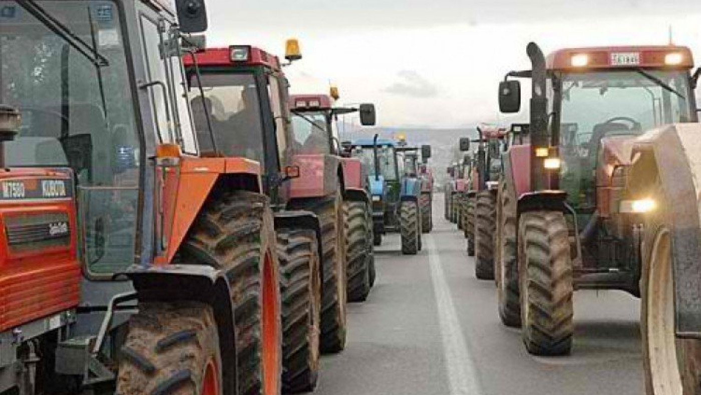 Θεσσαλονίκη: Αγρότες κάνουν μηχανοκίνητη πορεία προς το αεροδρόμιο!