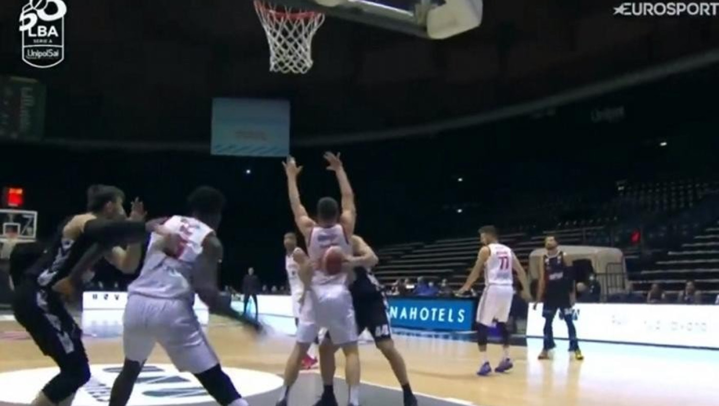 Απίστευτο σόλο και... ασίστ στον εαυτό του από τον Τεόντοσιτς!