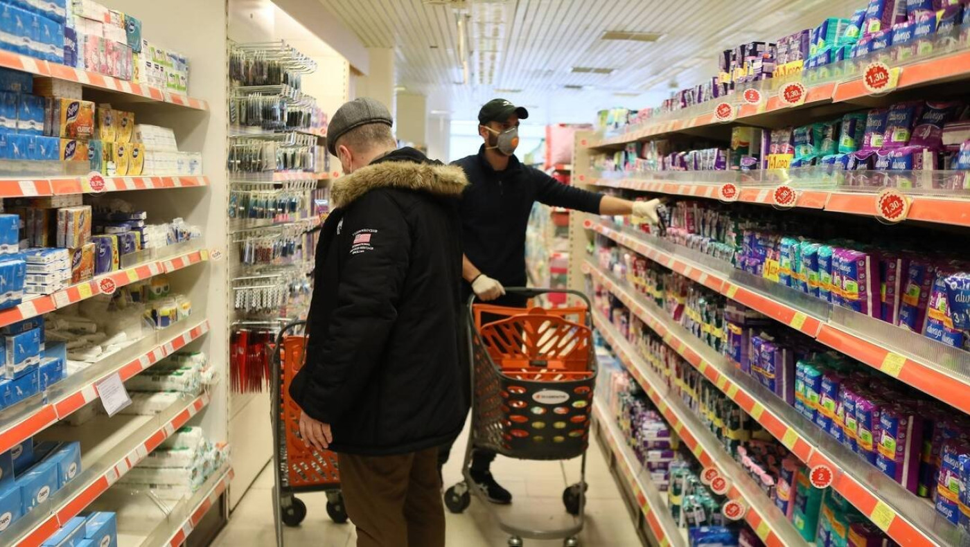 Θεσσαλονίκη: Μεγάλες ουρές έξω από τα σούπερ μάρκετ