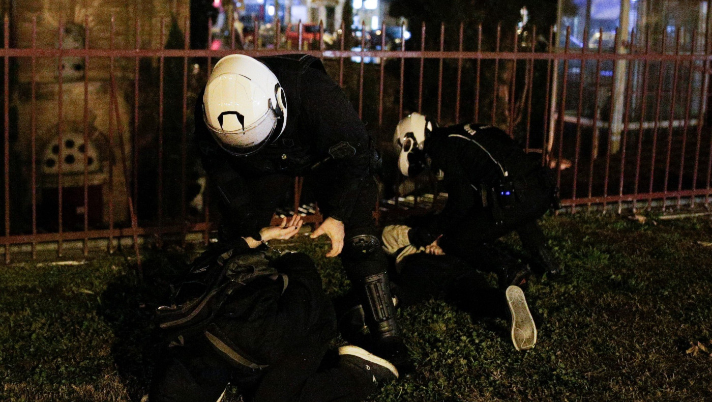 24 προσαγωγές μετά τα επεισόδια στη Θεσσαλονίκη