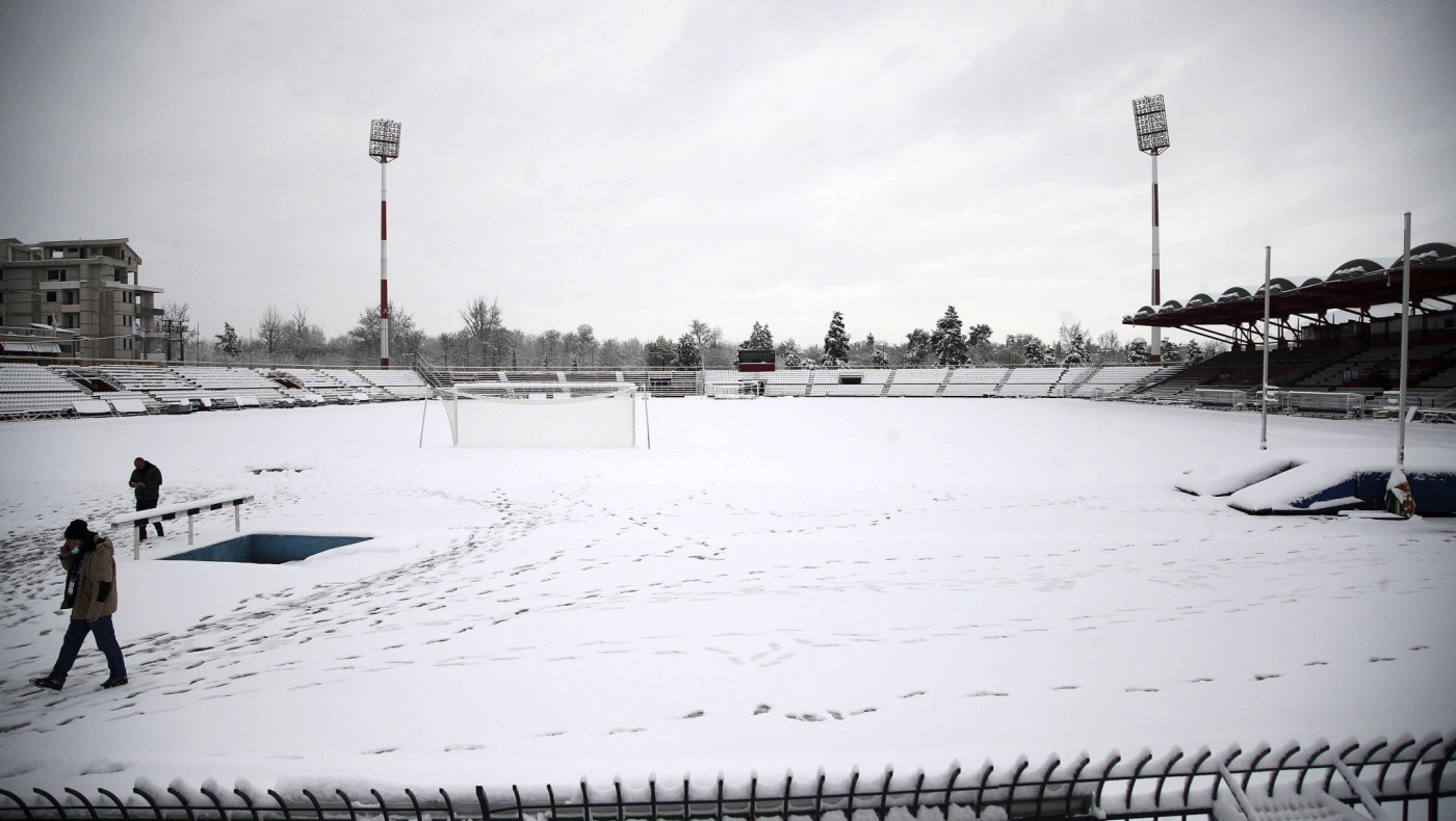 Αναβολή αποφάσισε ο διαιτητής στο ΑΕΛ-ΑΕΚ