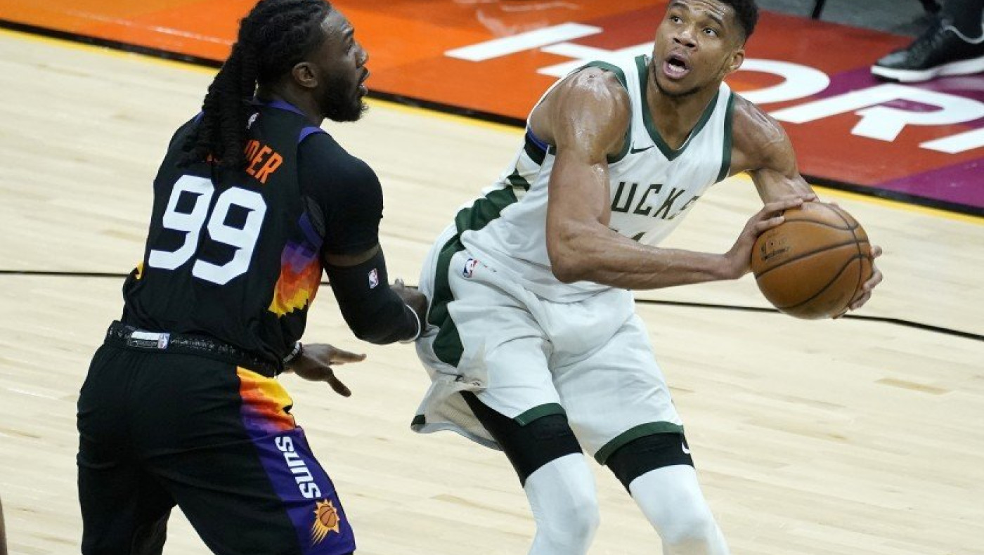 «Διαστημικός» αλλά μοιραίος ο Γιάννης, νίκη θρίλερ οι Λέικερς