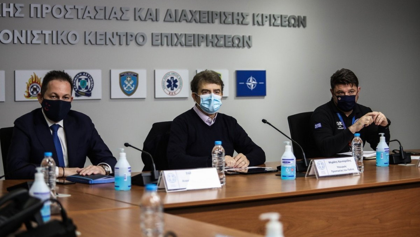 Κακοκαιρία Μήδεια: «Μην κυκλοφορείτε» το μήνυμα Χρυσοχοΐδη