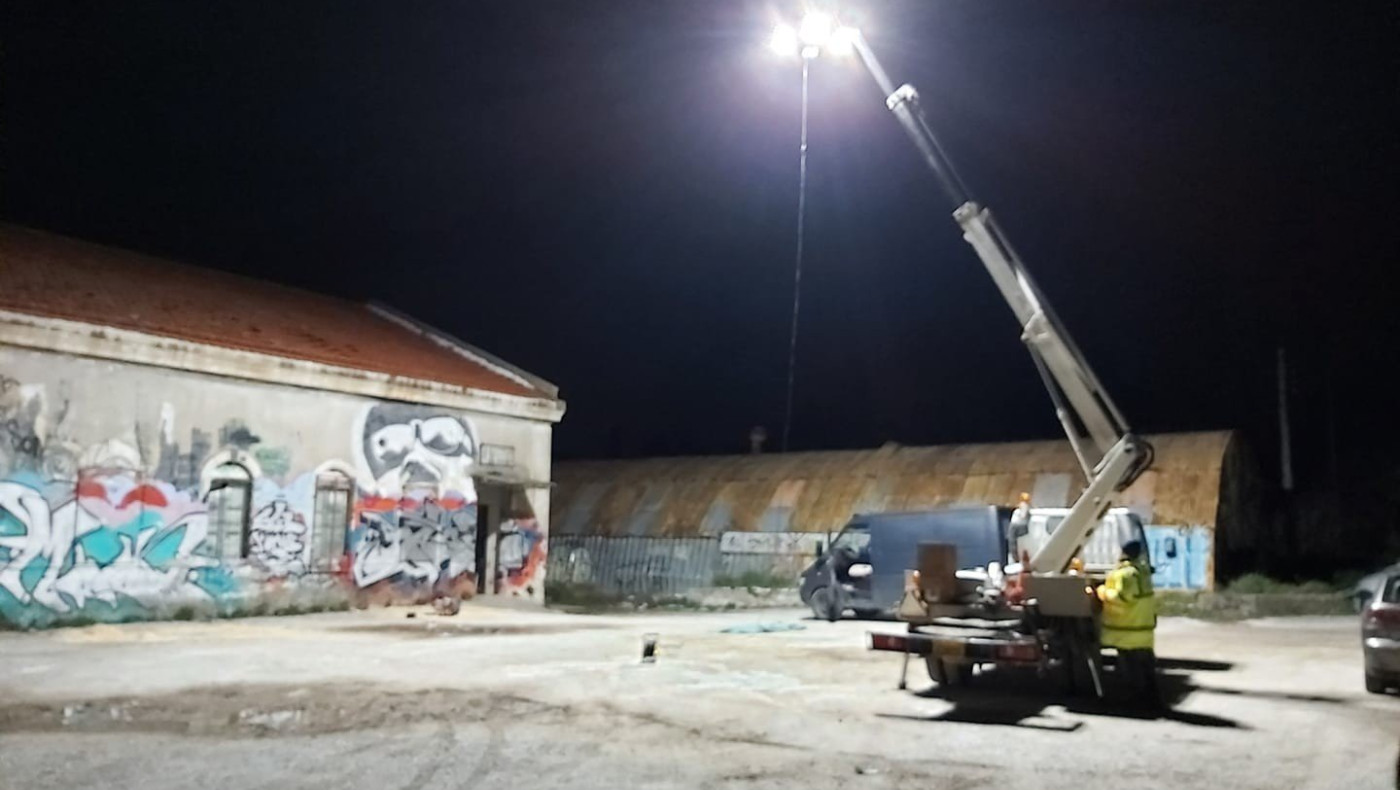 Τοποθετήθηκε φωτισμός στο στρατόπεδο Κόδρα