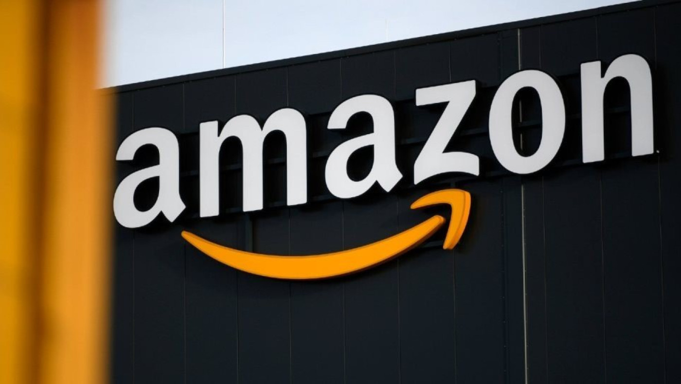 «Χαράτσι» από την Amazon – Κρατάει το 50% από τους εμπόρους