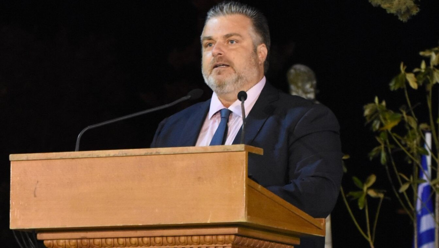 Πρώην δήμαρχος στο δημοτικό συμβούλιο: «Τους γ@@@σαμε»