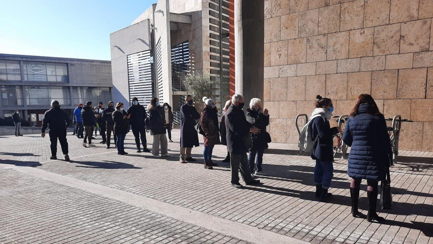 Θεσσαλονίκη: Ουρές στο Δημαρχείο για δωρεάν rapid tests