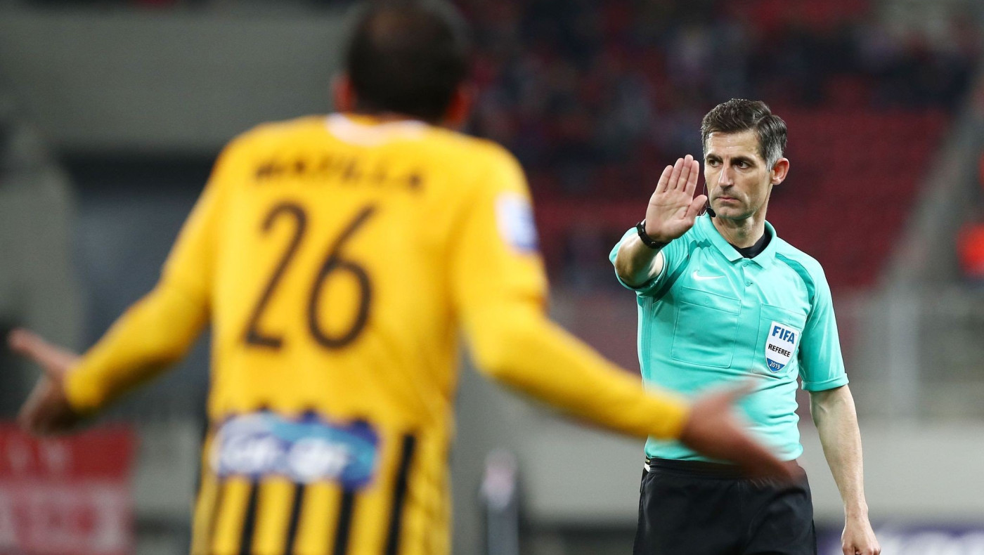 Ορισμός Σιδηρόπουλου: Δίχως ντροπή και λογική