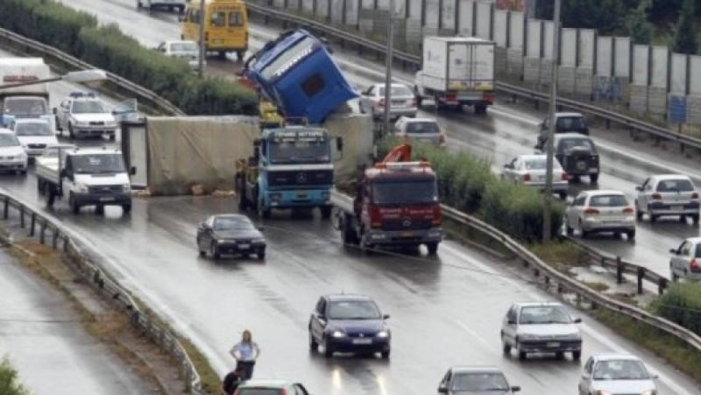 Θεσσαλονίκη: «Καραμπόλα» και μποτιλιάρισμα στην Περιφερειακή Οδό