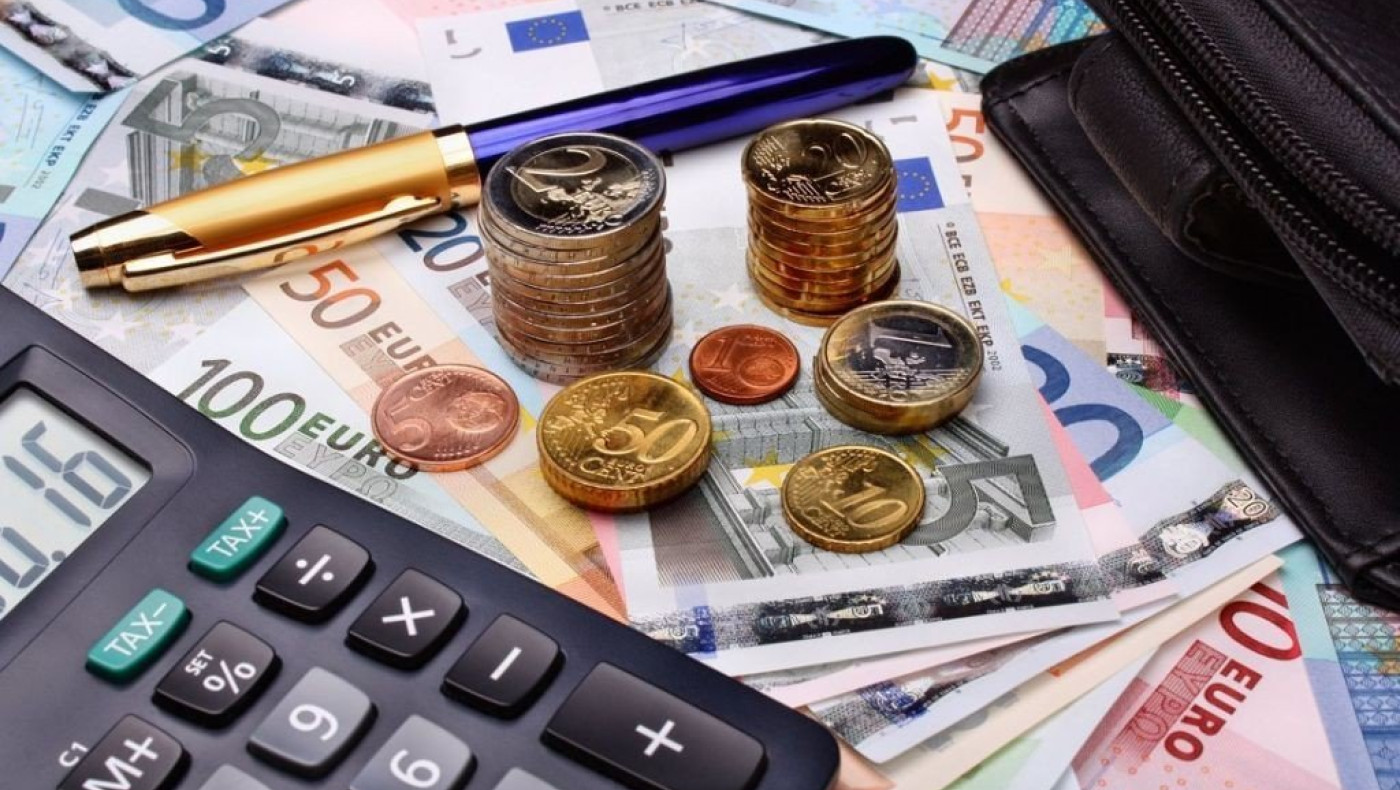 Τι θα γίνει με επιστρεπτέα προκαταβολή, επιδότηση ρεύματος, κουπόνι 100 ευρώ -Οι... κόφτες