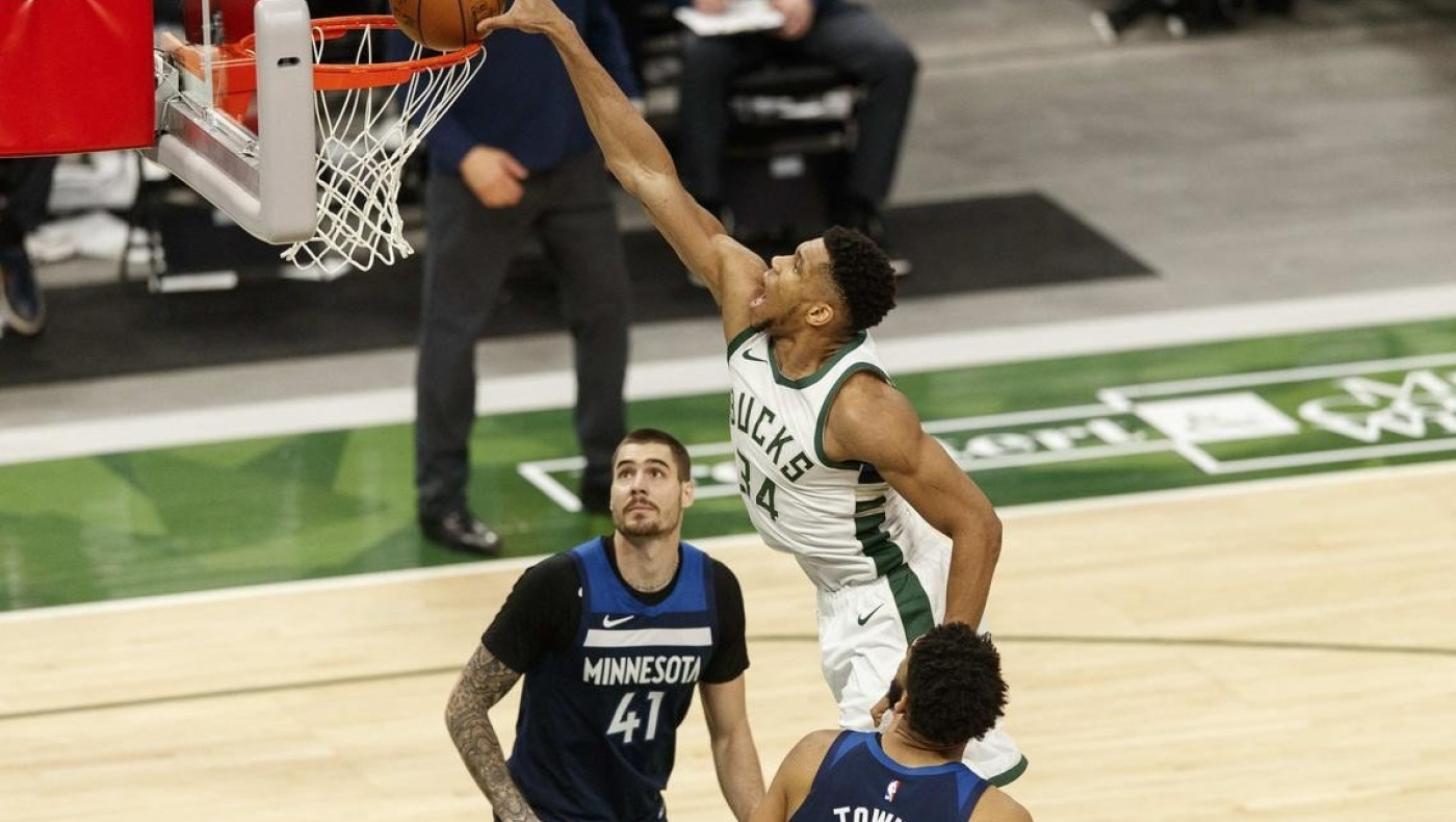 Γιάννης λαμπρός τους οδηγεί