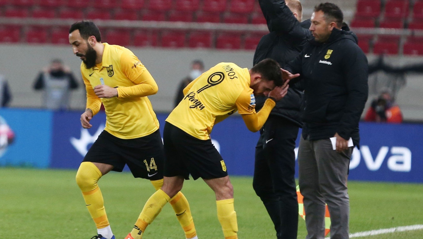 Γυαλίζει το... μάτι του Μήτρογλου