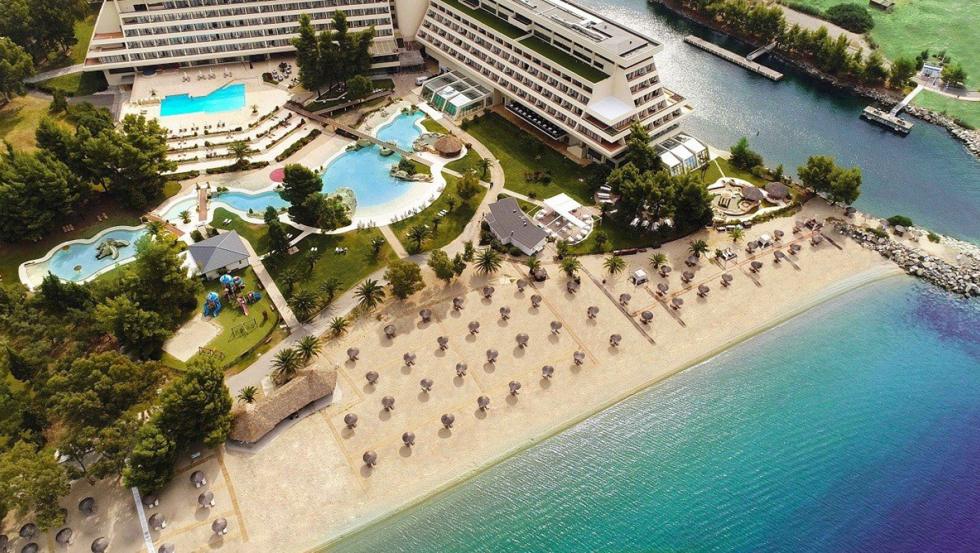 Επιστρέφει ανανεωμένο τον Απρίλιο το Porto Carras Grand Resort, η ιλιγγιώδης επένδυση του Ιβάν Σαββίδη
