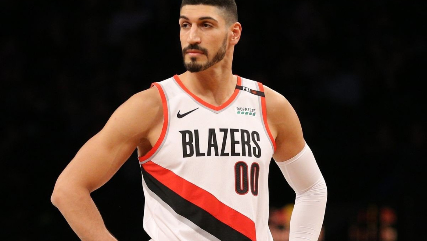 Τιτίβισμα του Καντέρ στα ελληνικά για Ερντογάν: «Με απειλεί με σύλληψη»