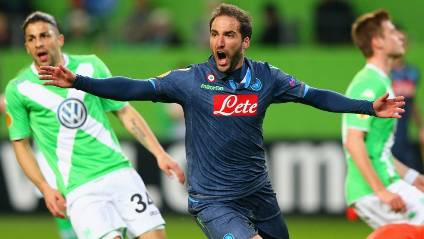 Σεληνιασμένη η Νάπολι - Ματσάρα στο «Σάντσες Πιθχουάν»