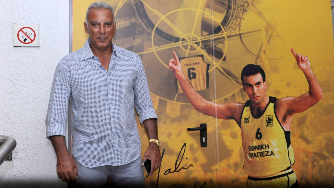 Κανένας και τίποτα δεν μπορεί να αγγίξει τον Νίκο Γκάλη