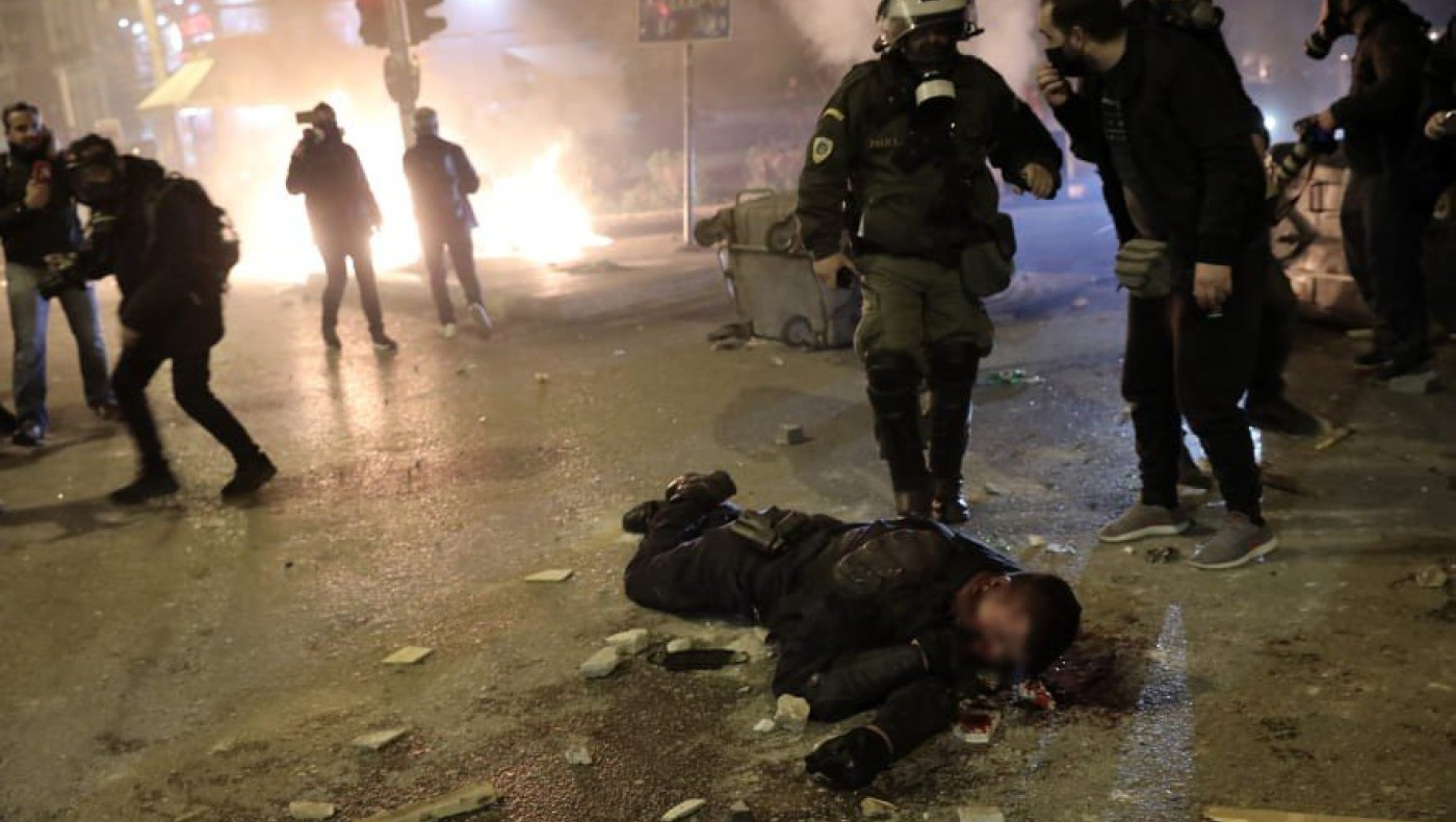 Νέα Σμύρνη: Δείτε το βίντεο με τον τραυματισμό του αστυνομικού