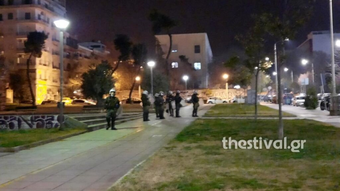 ΤΩΡΑ: Επεισόδια πέριξ του ΑΠΘ!