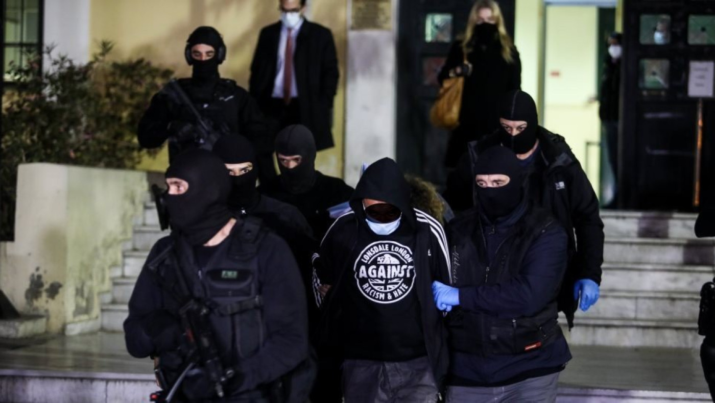 Νέα Σμύρνη: Στην ανακρίτρια ο 30χρονος για τον ξυλοδαρμό του αστυνομικού