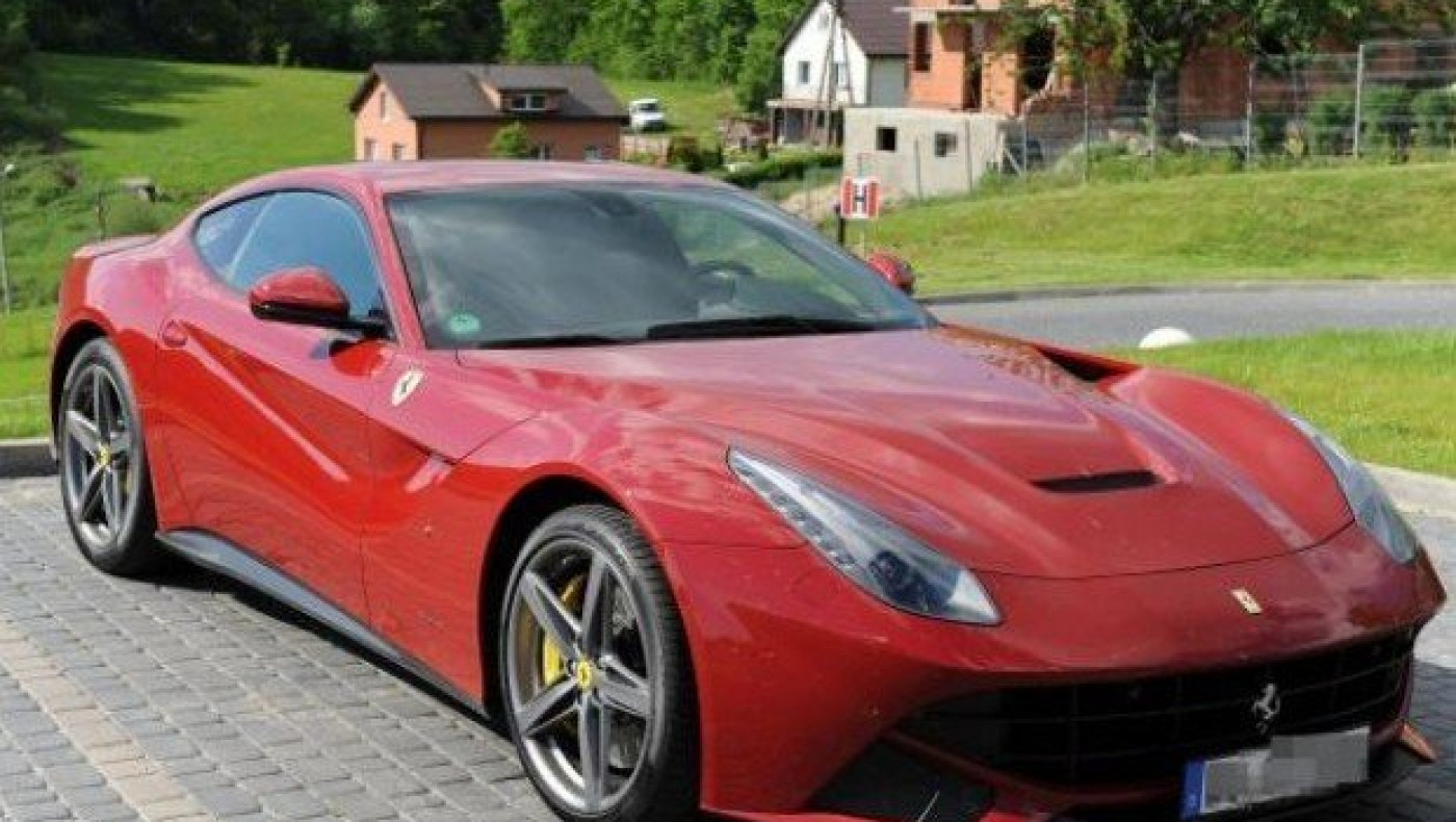 Πρόστιμο «μαμούθ» σε Ελβετό επειδή «κόλλησε» στον μπροστινό του