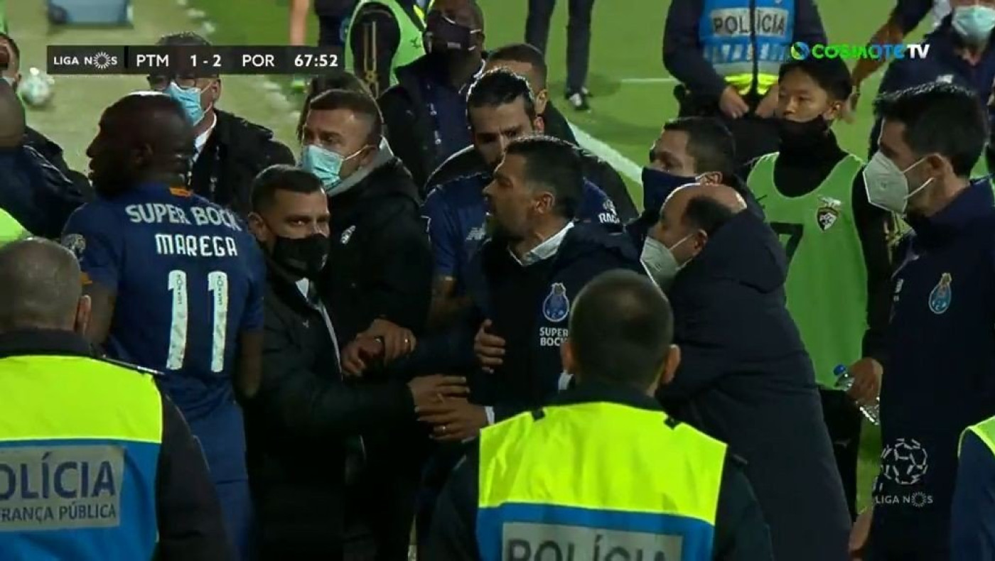 Γκολ ο Ολιβέιρα και αποβολή για Κονσεϊσάο που πιάστηκε στα χέρια με τον αντίπαλο προπονητή!