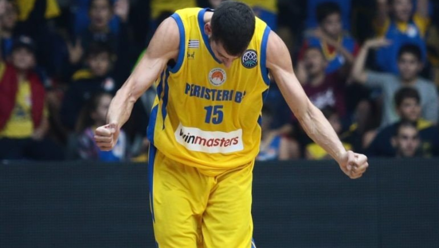 Ο Σαλούστρος έβαλε το τρίποντο της χρονιάς!