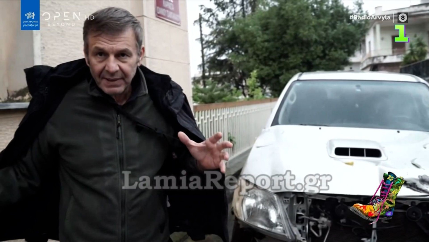 Ράδιο Αρβύλα: Ο Απόστολος Γκλέτσος ως... Τσακ Νόρις δεν «μάσησε» με το ατύχημα που είχε!