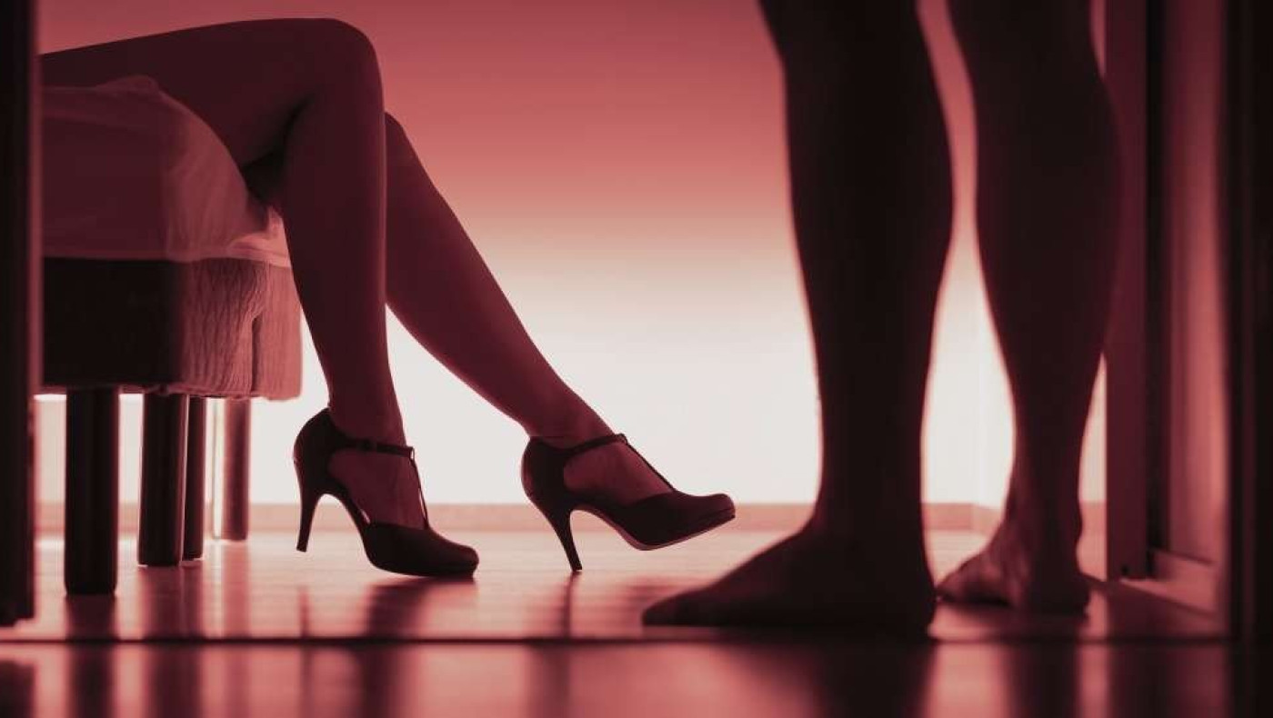 Βόλος: Πελάτης χτύπησε λάθος κουδούνι και αποκαλύφθηκε... «ροζ διαμέρισμα»