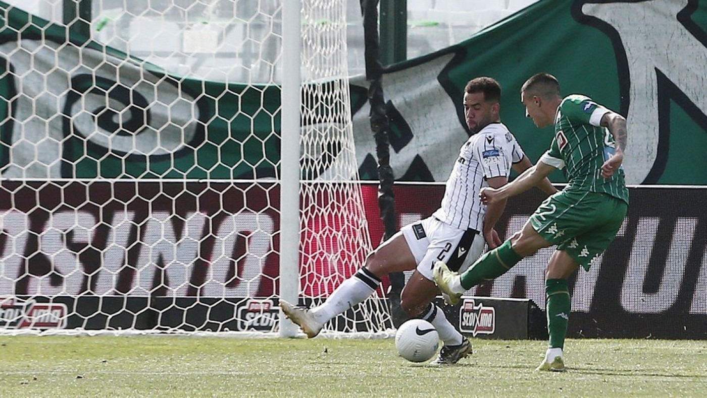 Η άμυνα του ΠΑΟΚ μοιάζει με κακόγουστο ανέκδοτο