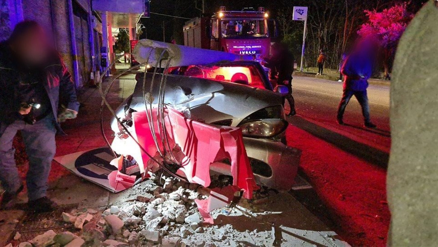 ΤΡΑΓΩΔΙΑ: Πέθανε στο τιμόνι ενώ είχε τα παιδιά της μέσα