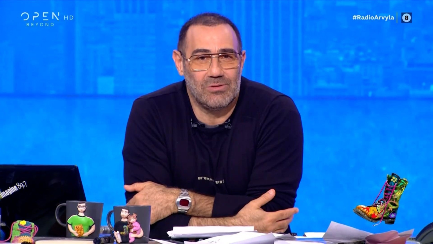 Ράδιο Αρβύλα: Τι χρειάζεται για να αλλάξει μια λάμπα στο πανεπιστήμιο Θεσσαλίας