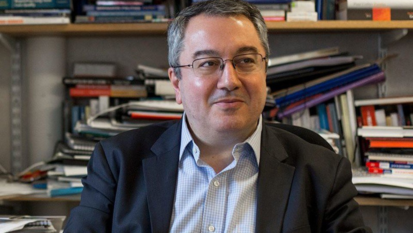 Μόσιαλος: «Μαζικός εμβολιασμός σημαίνει να εμβολιαστούμε όλοι»