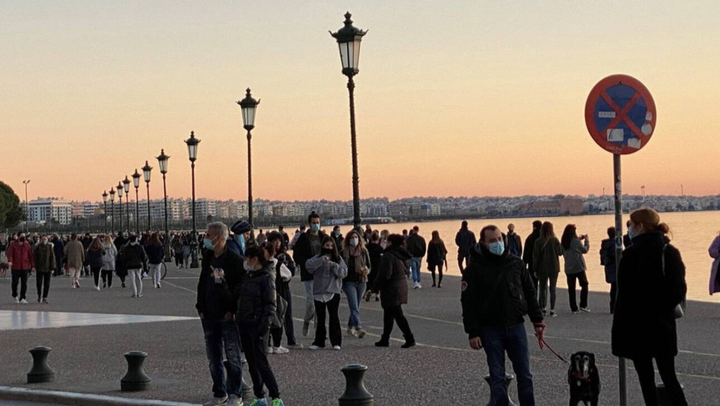 Θεσσαλονίκη: «Πρωταθλήτρια» στα πρόστιμα για άσκοπες βόλτες την Κυριακή