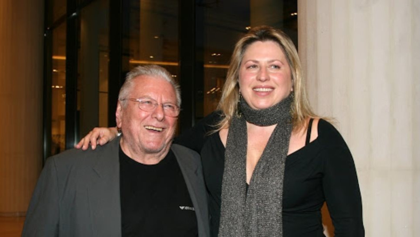 «Πόλεμος» για τον σπάνιο θησαυρό του Κώστα Βουτσά -Ποιες τον διεκδικούν